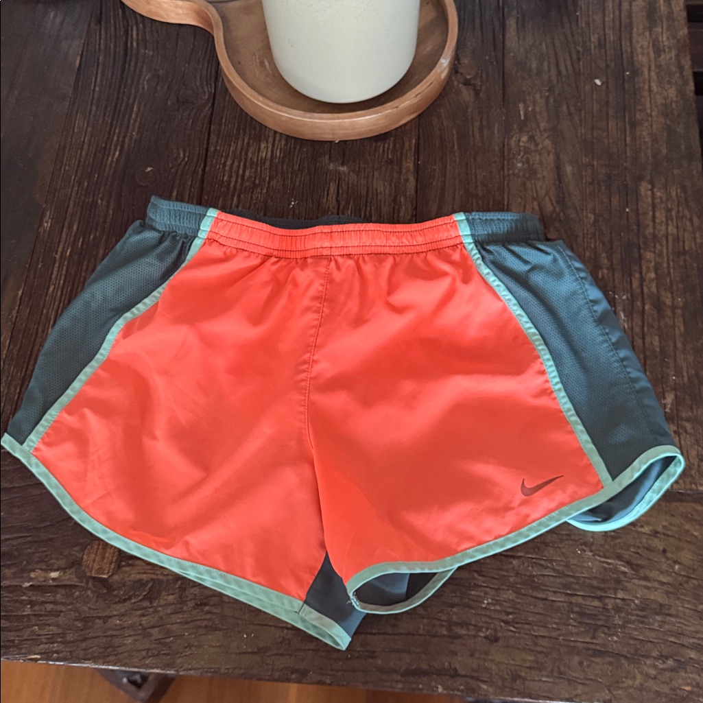 Nike Womens Nike Tempo Shorts